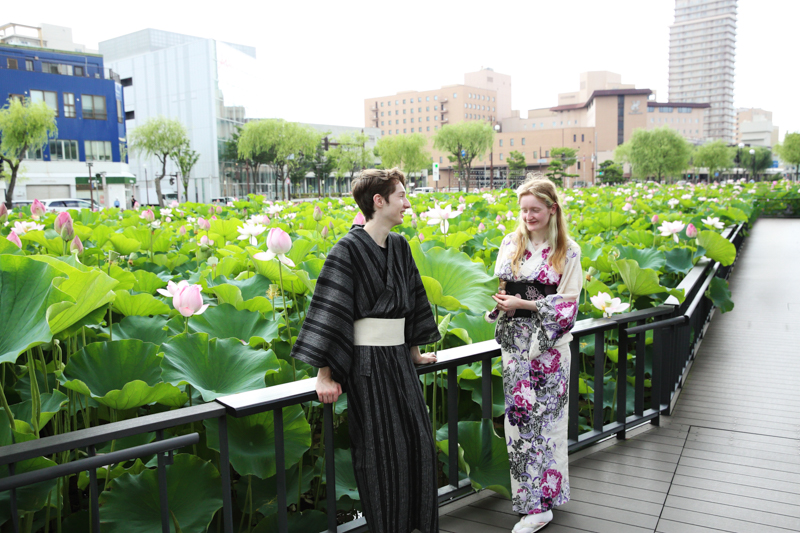 大手門の堀　遊歩道