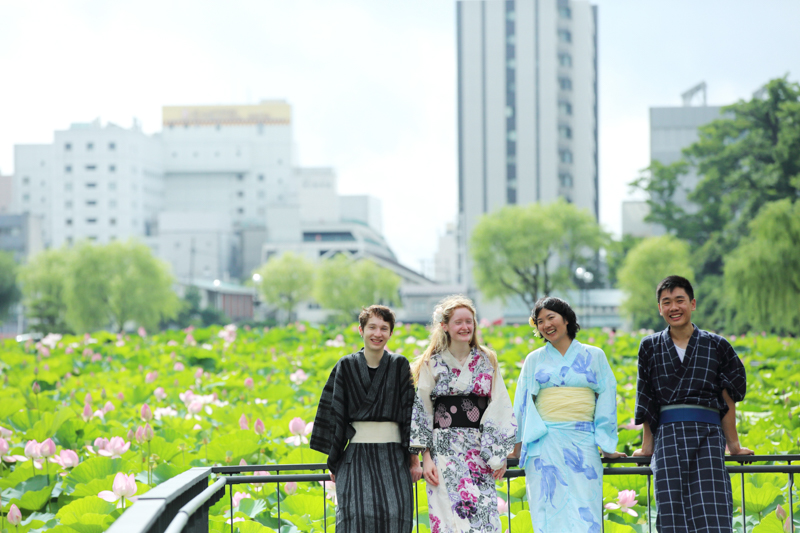 大手門の堀　遊歩道